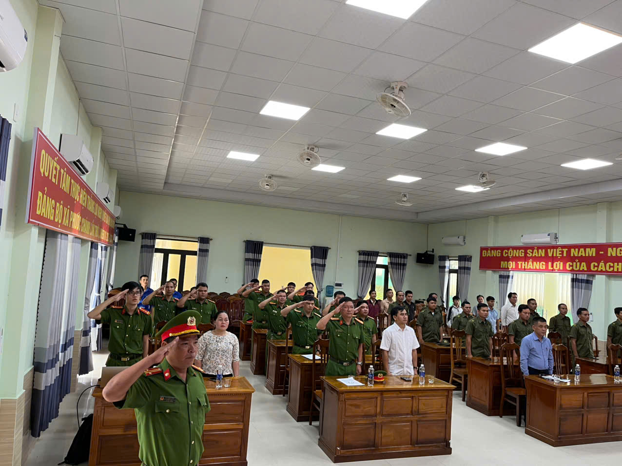 CÔNG AN XÃ PHƯỚC CHÁNH - TP ĐÀ NẴNG TỔ CHỨC LỄ RA QUÂN THỰC HIỆN CAO ĐIỂM TRẤN ÁP CÁC LOẠI TỘI PHẠM.